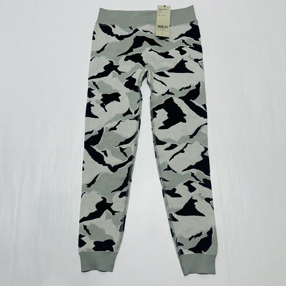 Sweaty Betty Mountain Base Layer Leggings Women's XL Gray Camo Jacquard Knit NWT - Picture 9 of 13